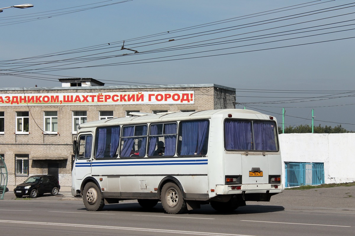 Ленинск кузнецкий автовокзал расписание на завтра. Ленинск-Кузнецкий ПАЗ 32054 В. ПАЗ 32054 автовокзал. Автовокзал Ленинск-Кузнецкий.