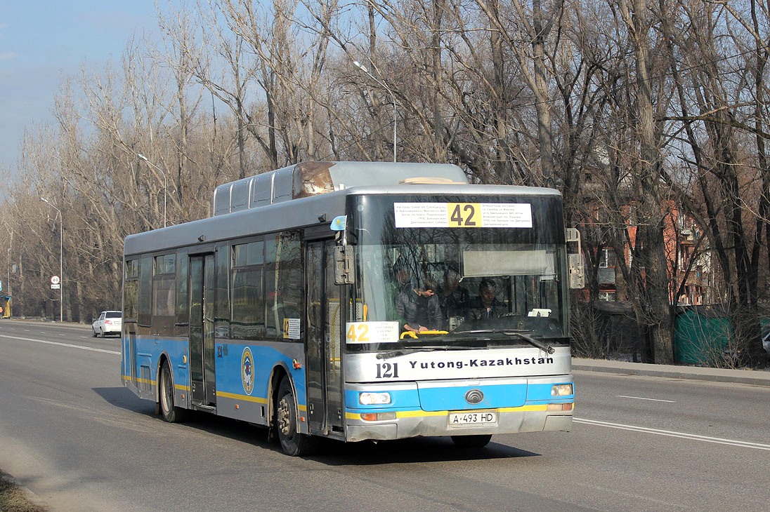 Алматы, Yutong ZK6120HGM № 121