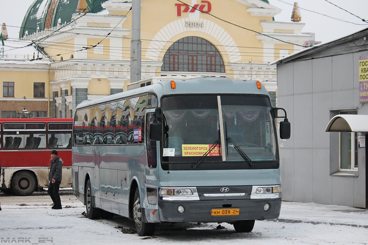 Муп эс зеленогорск. 551 Автобус Красноярск Зеленогорск. Автобус Хендай Зеленогорск Красноярск. Автобусы Зеленогорск Красноярский край. Хундай Аэроспейс.