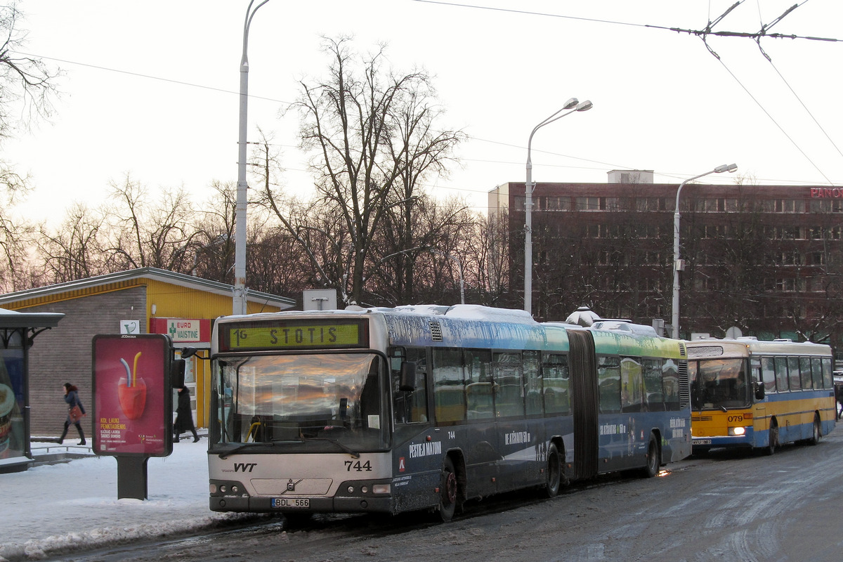 Литва, Volvo 7700A № 744