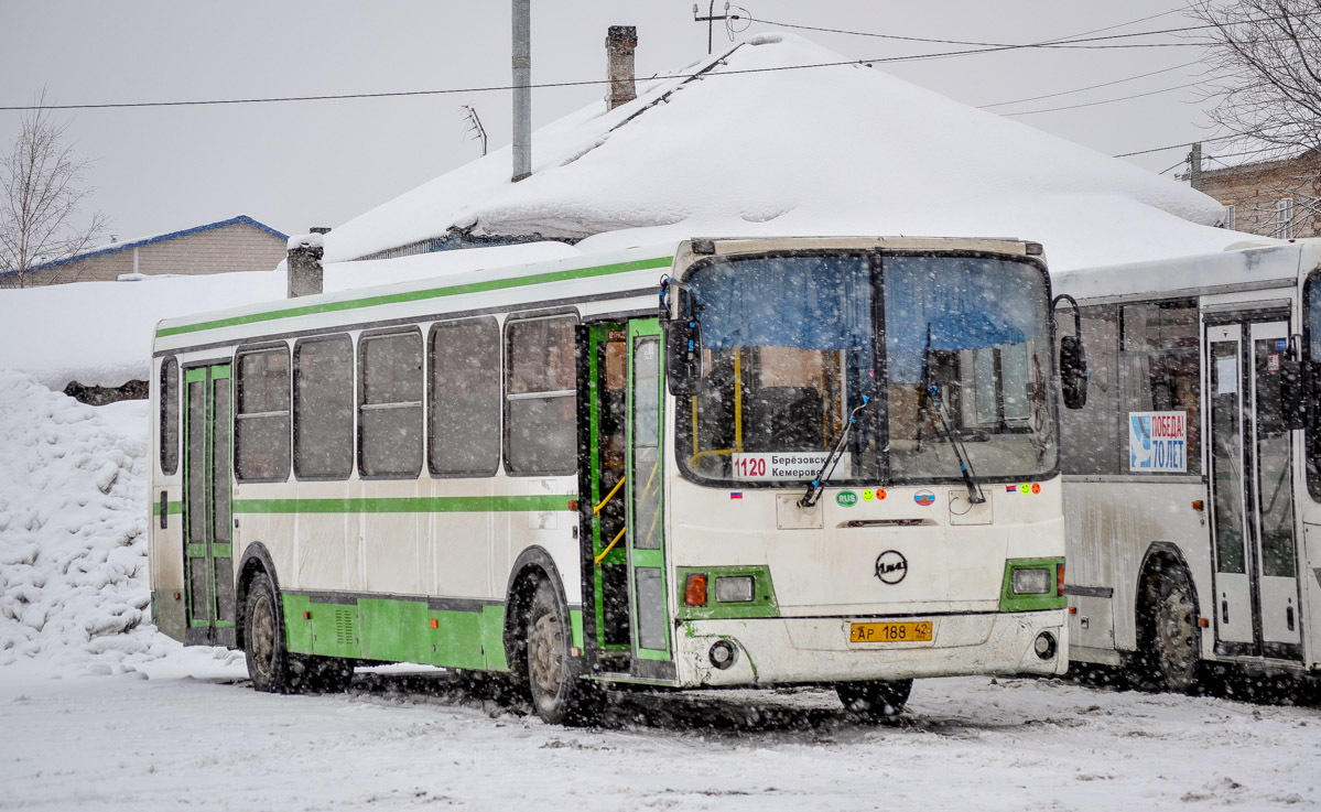 Кемеровская область - Кузбасс, ЛиАЗ-5256.36-01 № 42