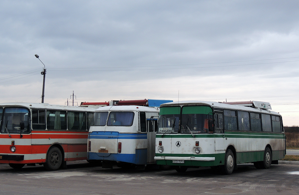 Ровненская область, ЛАЗ-695Н № 000-87 РО; Ровненская область, ЛАЗ-695НГ № 072-70 РО