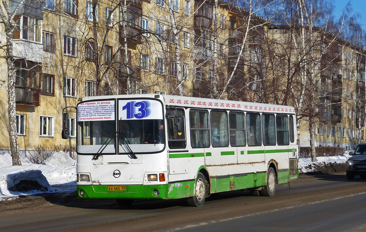 Novosibirsk region, LiAZ-5256.45 Nr. Е 735 КХ 154