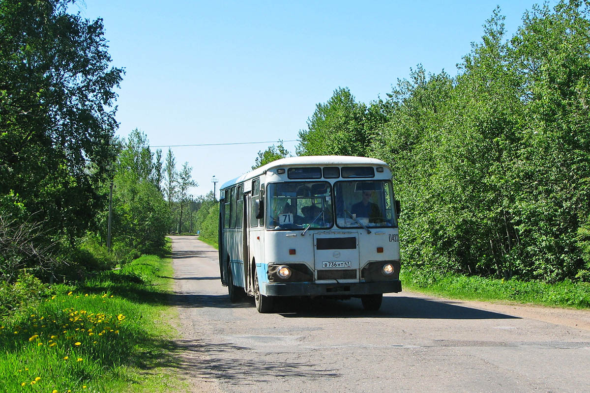 Leningrad region, LiAZ-677MB # 04233