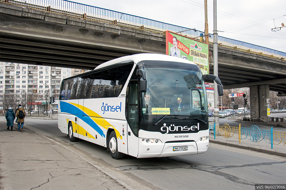 Киев, Neoplan P21 N2216SHD Tourliner SHD № AA 5728 KP