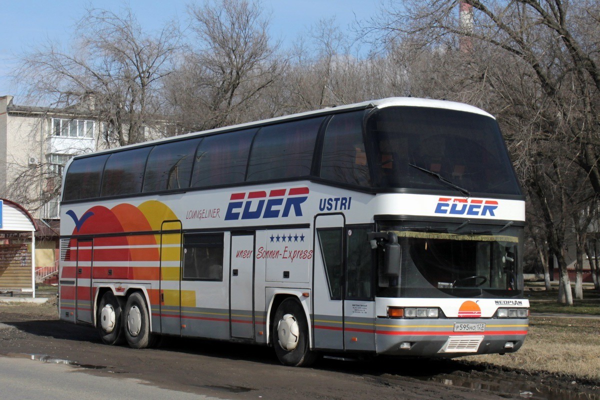 Волгоградская область, Neoplan N117/3 Loungeliner № Р 595 НО 123