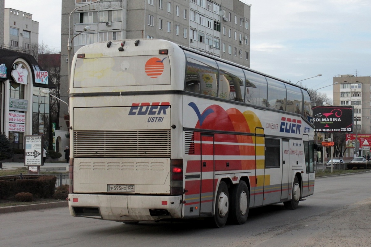 Волгоградская область, Neoplan N117/3 Loungeliner № Р 595 НО 123