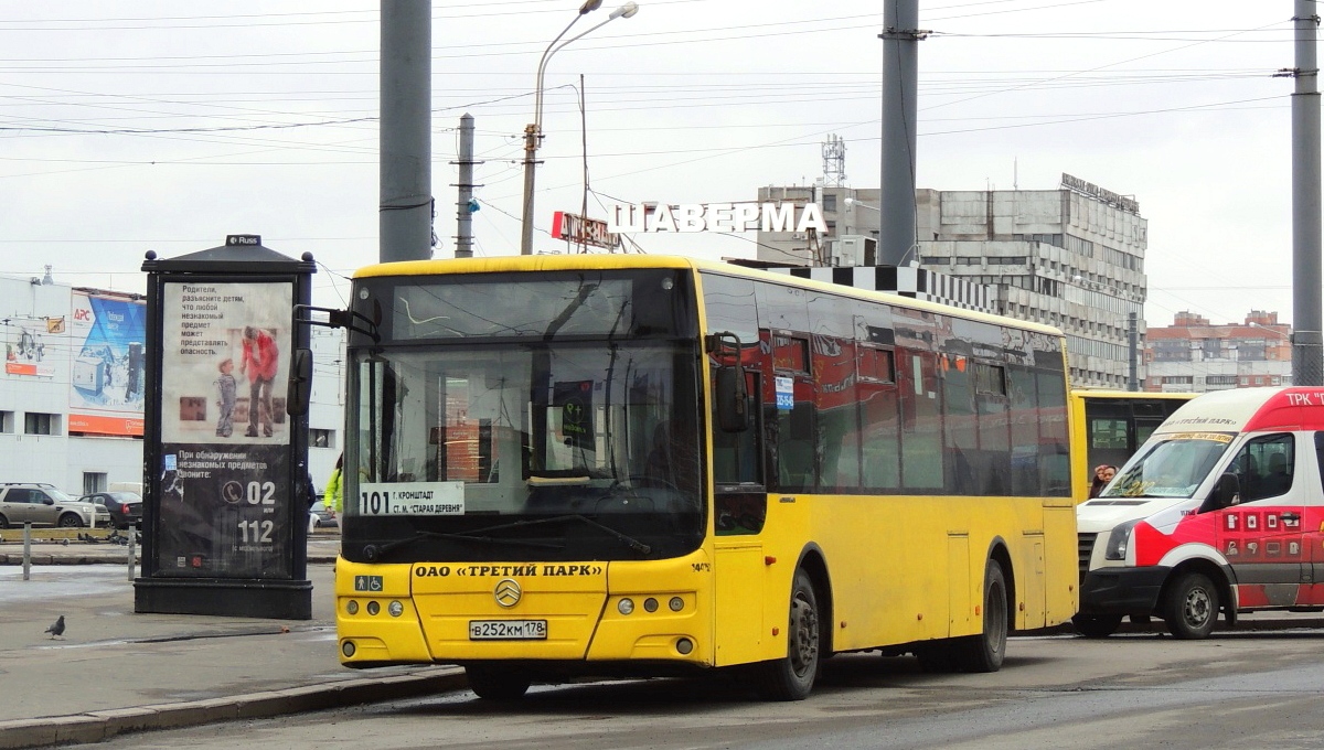 Санкт-Петербург, Golden Dragon XML6125CR № В 252 КМ 178