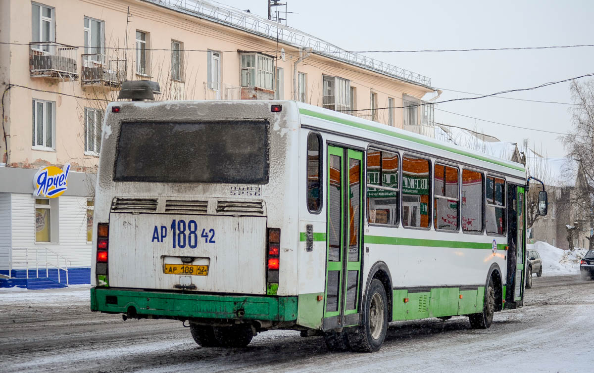 Кемеровская область - Кузбасс, ЛиАЗ-5256.36-01 № 42