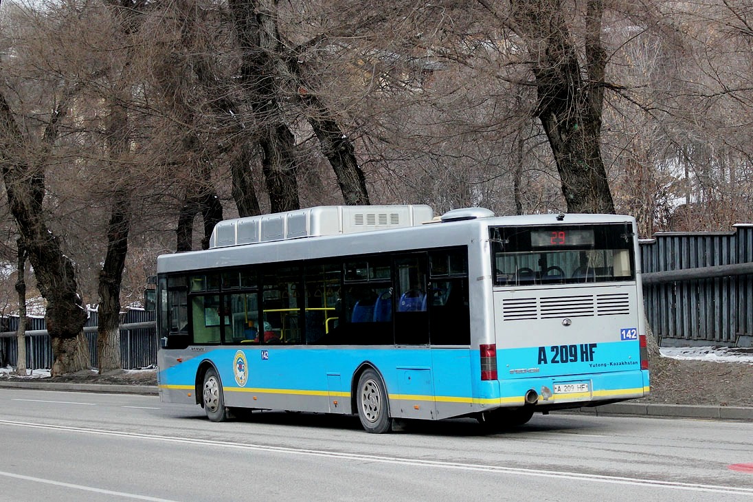 Алматы, Yutong ZK6120HGM № 142