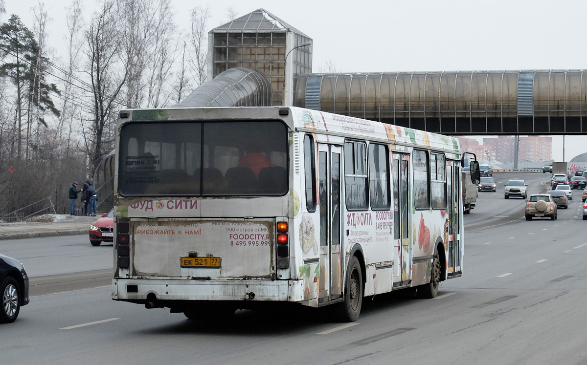 Moskva, LiAZ-5256.25 č. ЕК 521 77