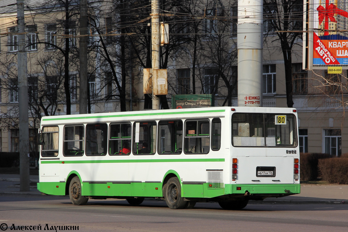 Воронежская область, ЛиАЗ-5256.40 № М 617 АК 136