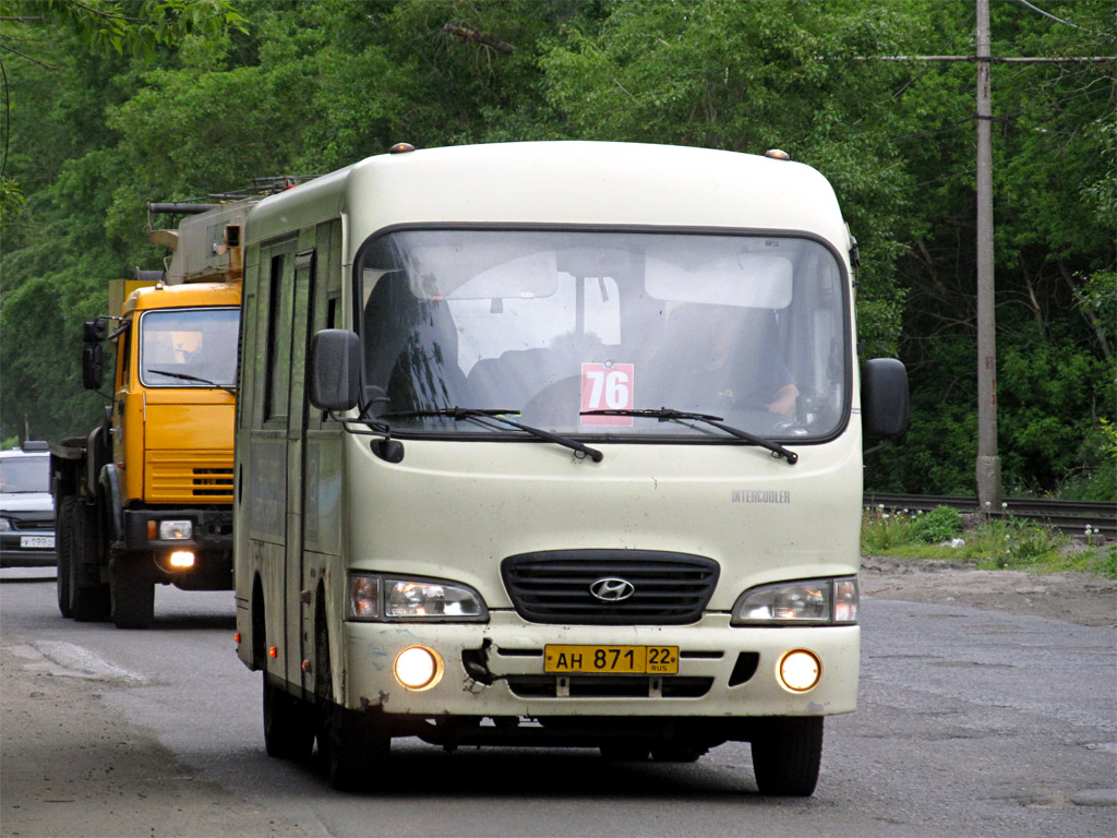 Алтайский край, Hyundai County SWB (РЗГА) № АН 871 22