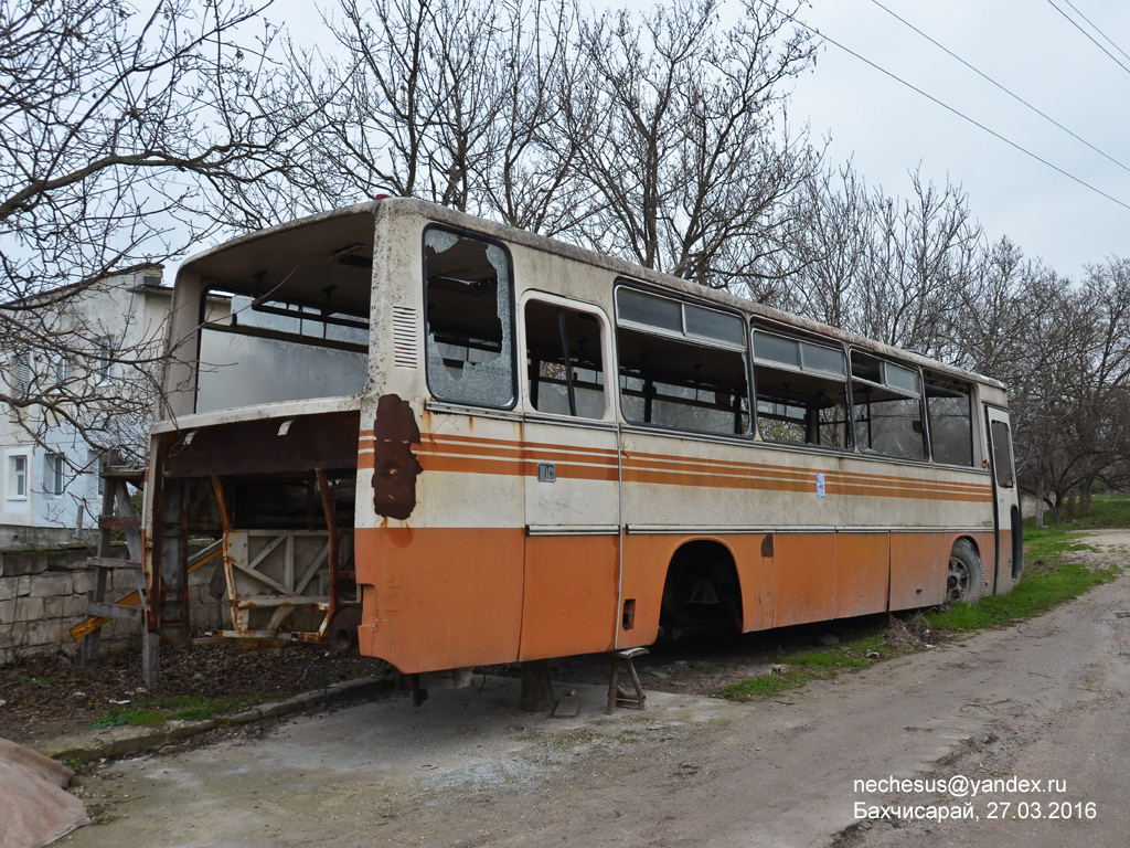 Республика Крым, Ikarus 256.54 № (82) Б/Н 10; Республика Крым — Автобусы без номеров