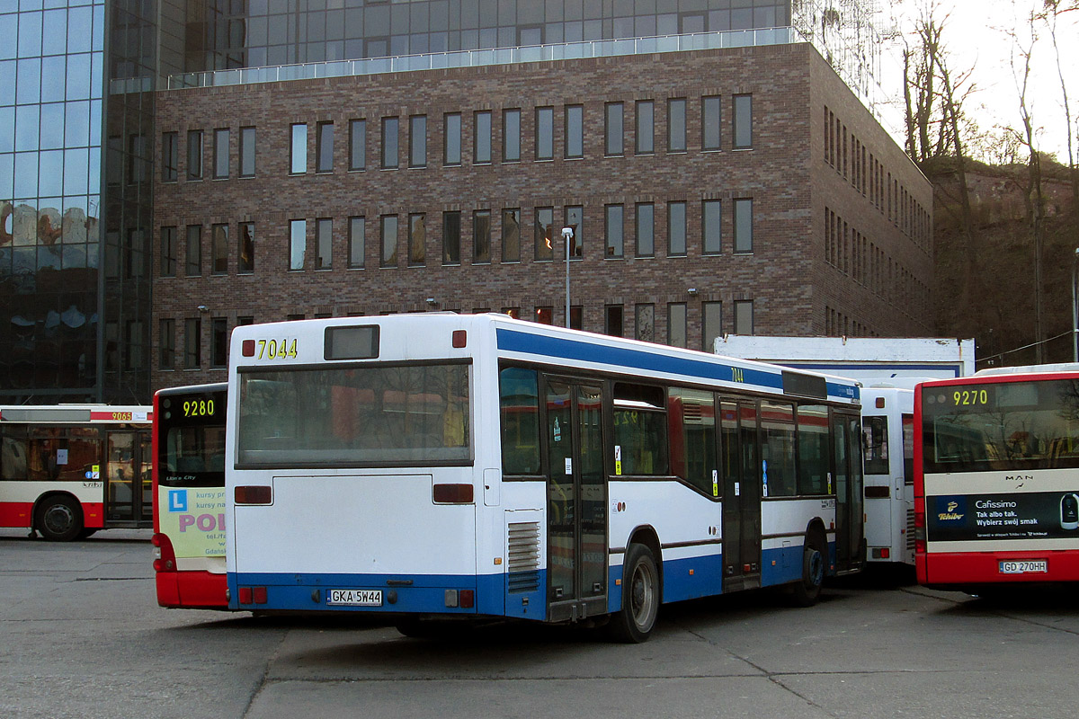 Польша, Mercedes-Benz O405N2 № 7044