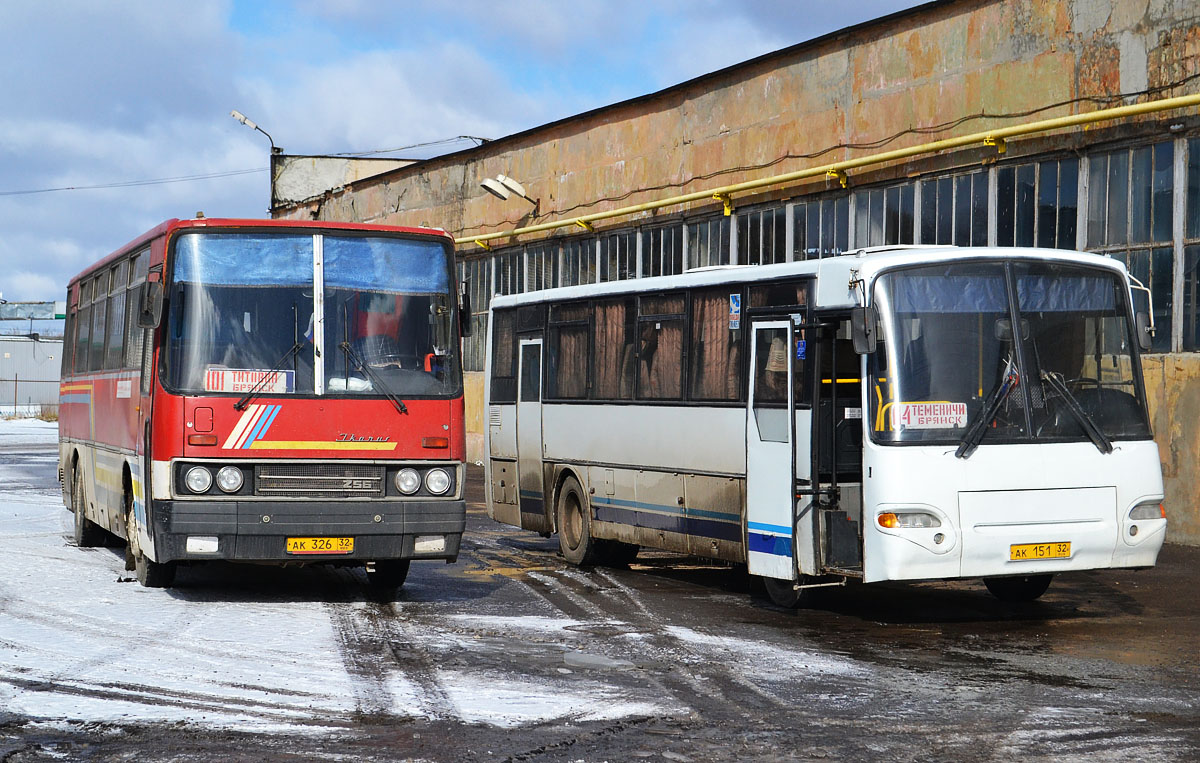 Брянская область, Ikarus 256 № 152; Брянская область, КАвЗ-4238-00 № 111