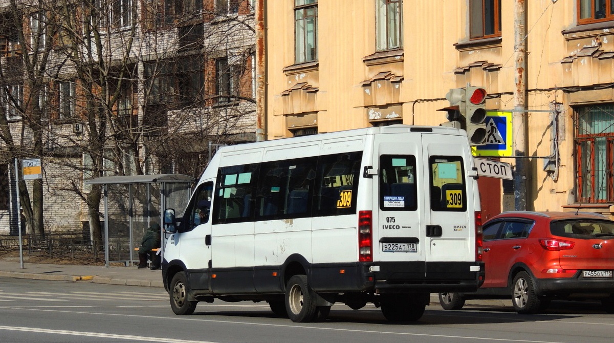 Санкт-Петербург, Нижегородец-2227UT (IVECO Daily) № 075