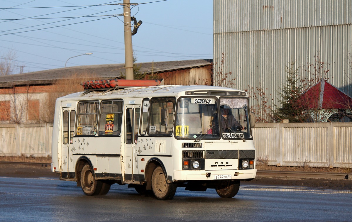 Томская область, ПАЗ-32051-110 № Е 744 УО 70