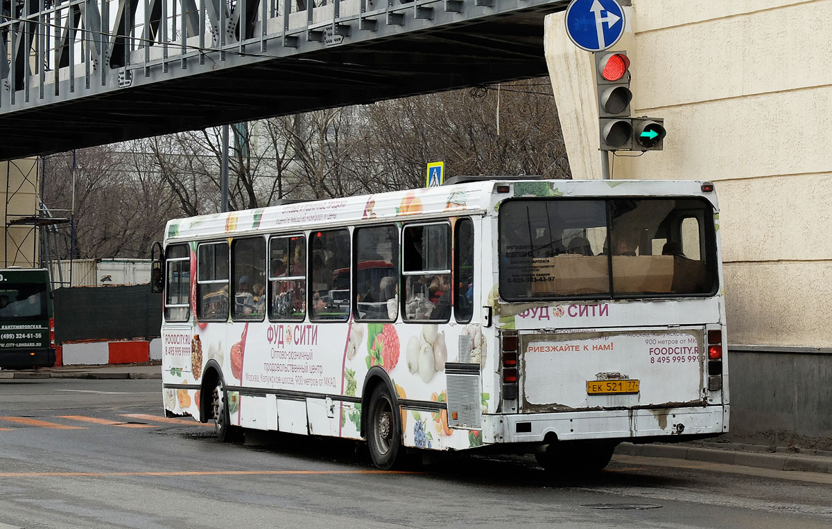 Moskau, LiAZ-5256.25 Nr. ЕК 521 77