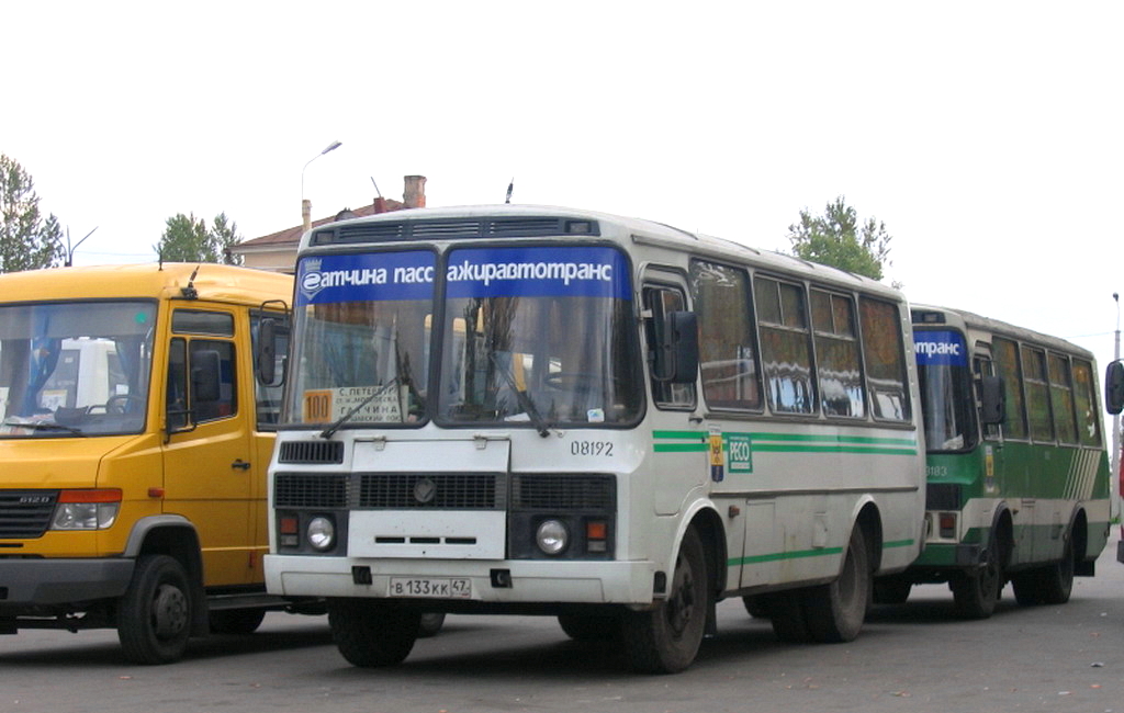 Leningrad Gebiet, Mercedes-Benz Vario 612D Nr. 08200; Leningrad Gebiet, PAZ-3205-110 Nr. 08192