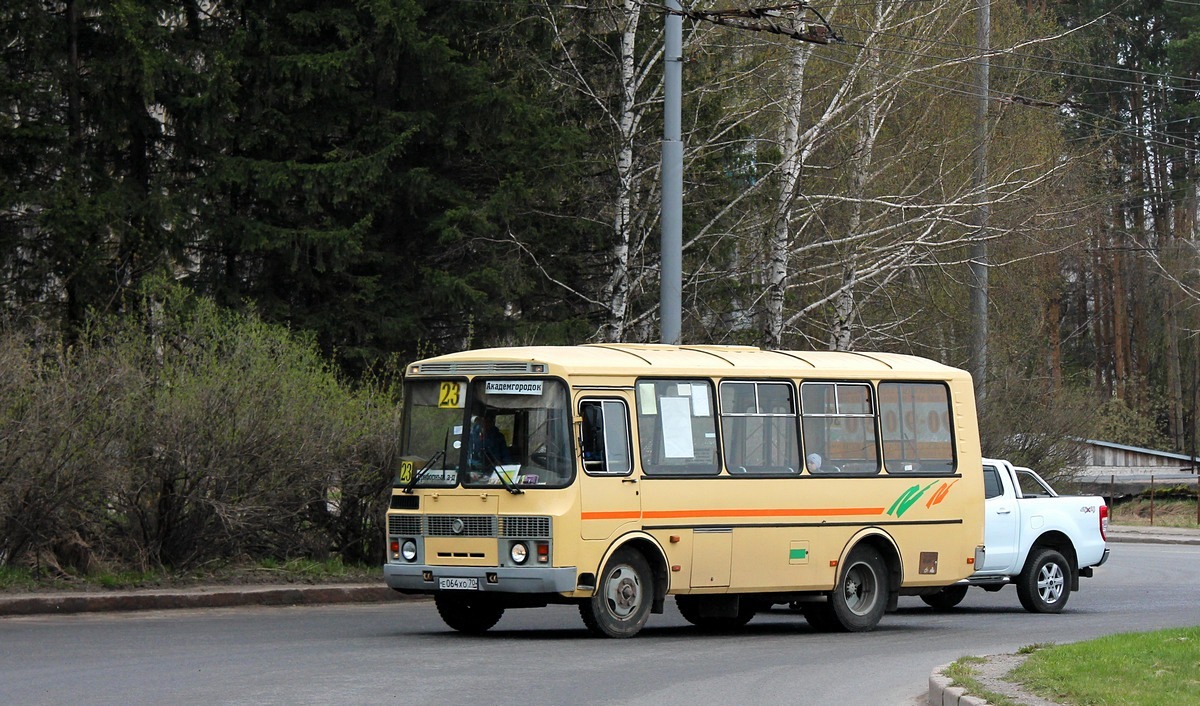 Oblast Tomsk, PAZ-32054 Nr. Е 064 ХО 70