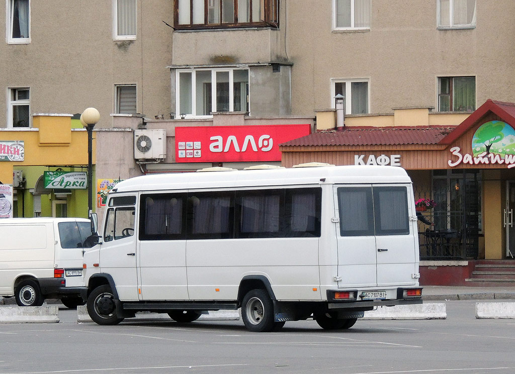 Volinskaya region, Mercedes-Benz Vario 814D # AC 7107 BI