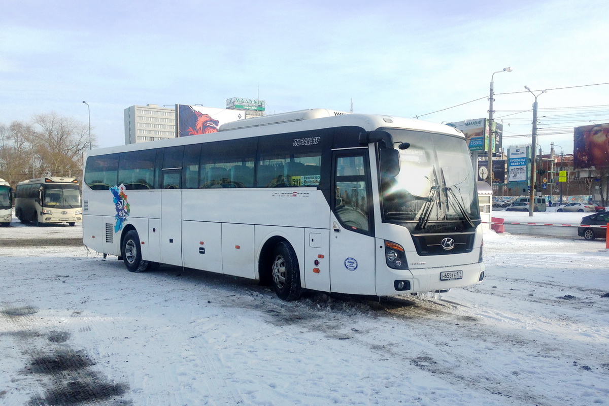 Chelyabinsk region, Hyundai Universe Space Luxury # Н 655 ТЕ 174