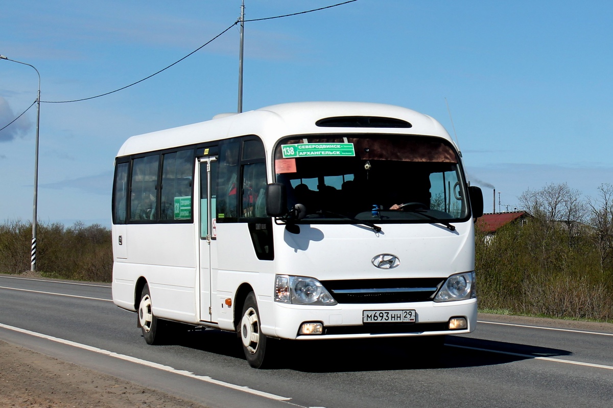 Архангельская область, Hyundai County Deluxe № М 693 НН 29 — Фото —  Автобусный транспорт