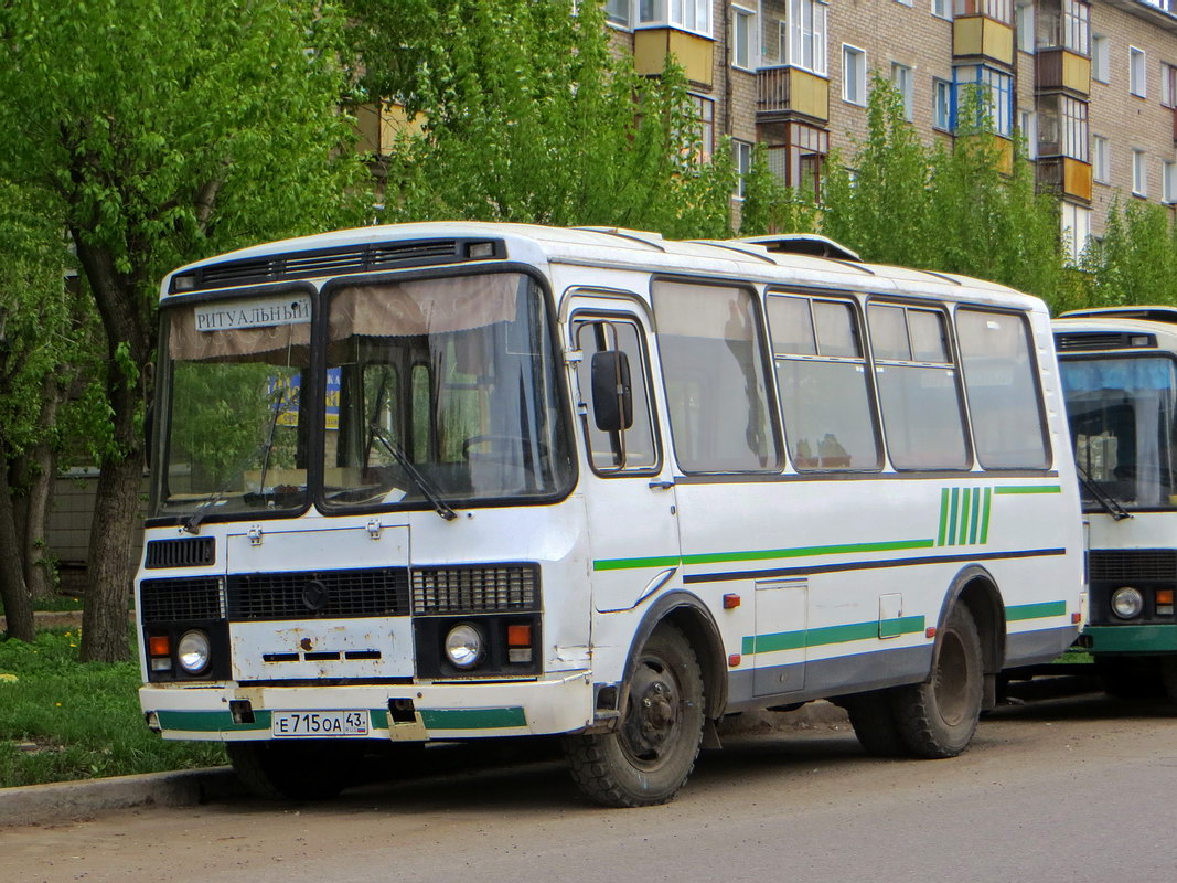 Кировская область, ПАЗ-3205-110 № Е 715 ОА 43