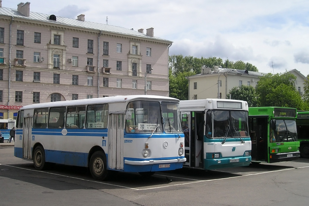 Minsk, LAZ-695N č. 025937