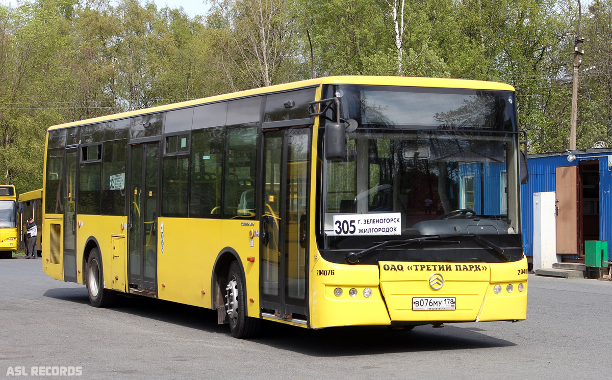 Санкт-Петербург, Golden Dragon XML6125CR № В 076 МУ 178