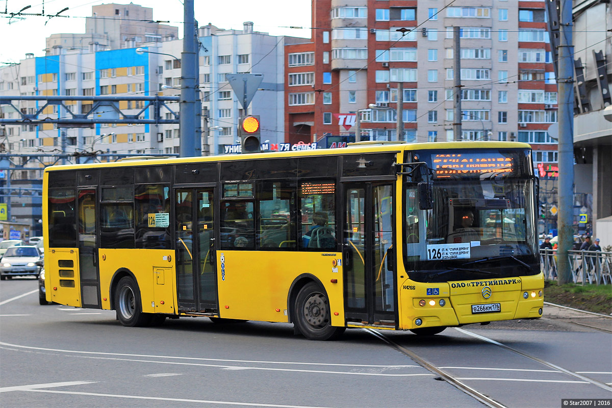 Санкт-Петербург, Golden Dragon XML6125CR № В 266 КМ 178