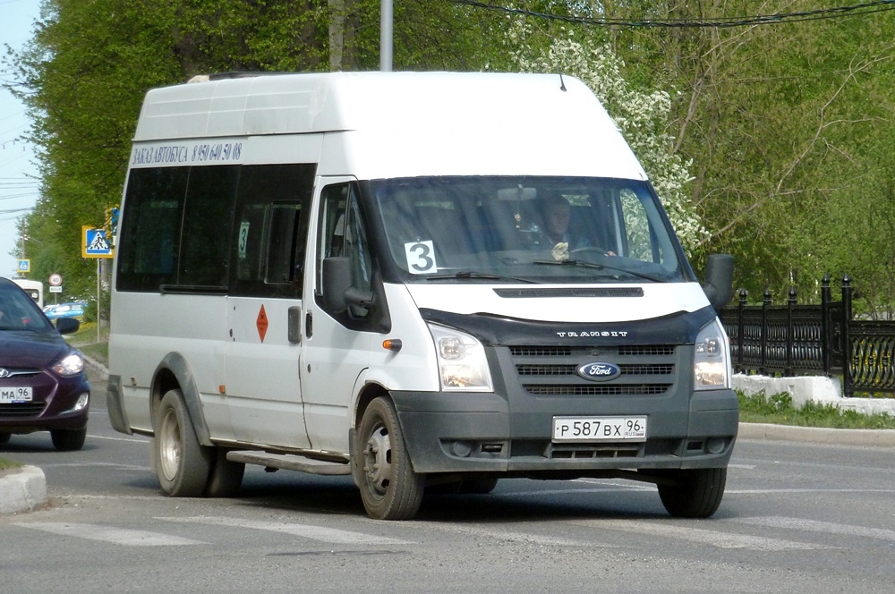 Свердловская область, Самотлор-НН-3236 (Ford Transit) № Р 587 ВХ 96