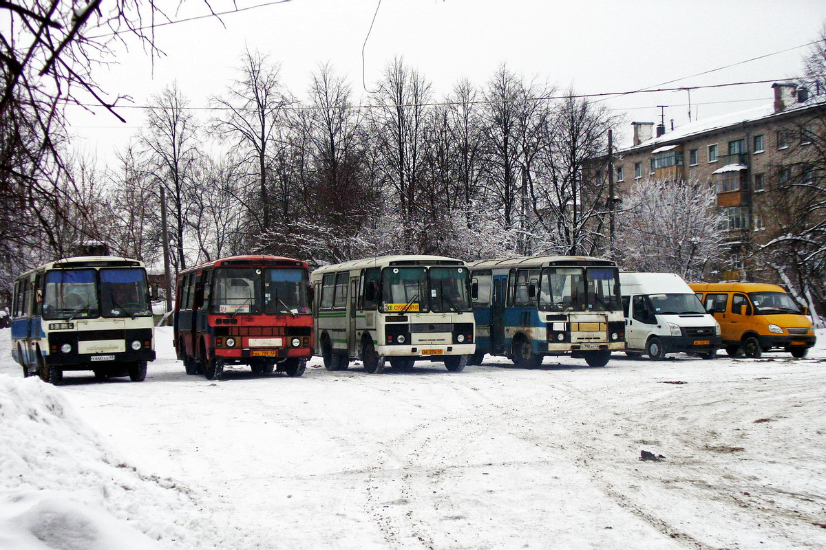 Кировская область, ПАЗ-3205 (00) № У 660 АА 43; Кировская область, ПАЗ-3205 (00) № АА 799 43; Кировская область — Автовокзалы, автостанции, конечные остановки