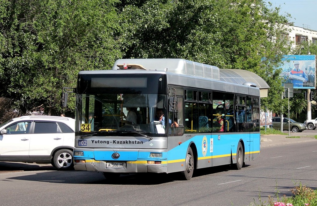 Алматы, Yutong ZK6120HGM № 102