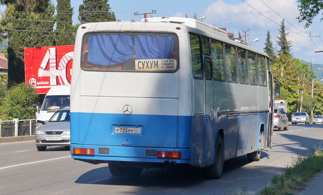 Абхазия, Otomarsan Mercedes-Benz O303 № Р 725 РР