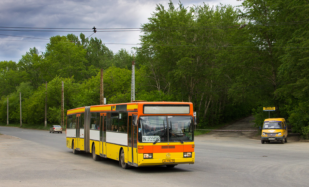 Пермский край, Mercedes-Benz O405G № АО 116 59; Пермский край, ГАЗ-322132 (XTH, X96) № Т 622 ВТ 59