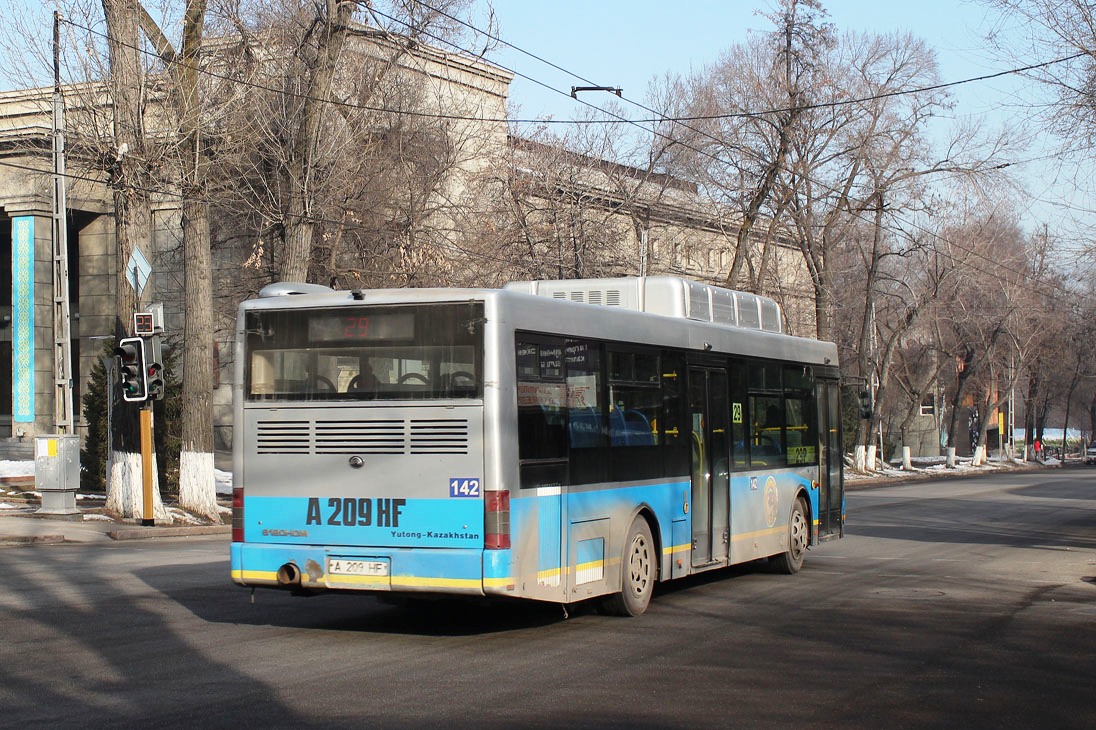 Алматы, Yutong ZK6120HGM № 142