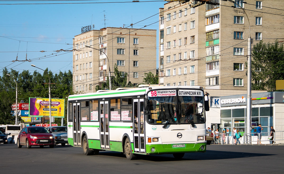 Новосибирская область, ЛиАЗ-5256.36 № В 487 ХО 154