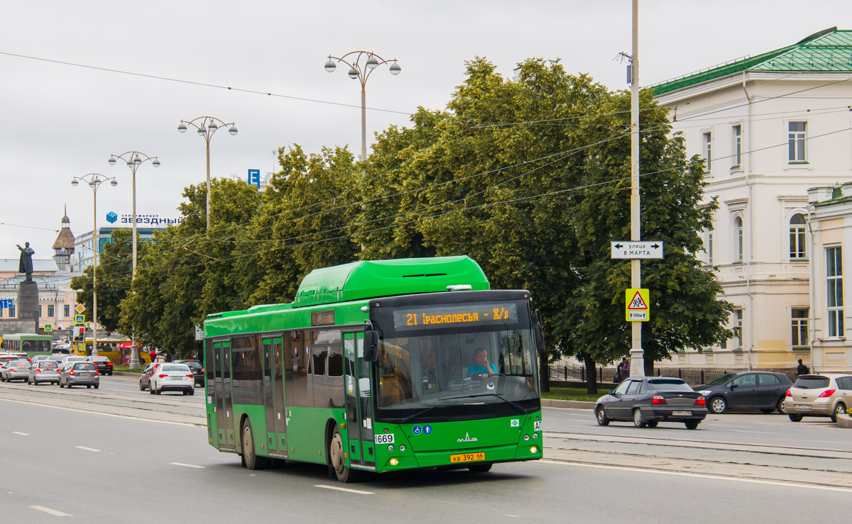 Свердловская область, МАЗ-203.L65 № 1669