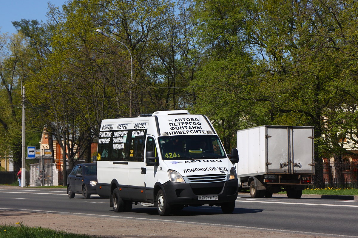 Санкт-Петербург, Нижегородец-2227UU (IVECO Daily) № 128