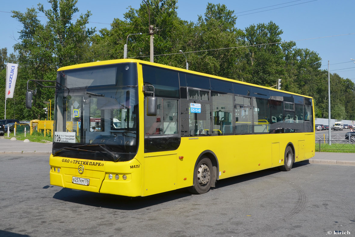 Санкт-Петербург, Golden Dragon XML6125CR № В 257 КМ 178