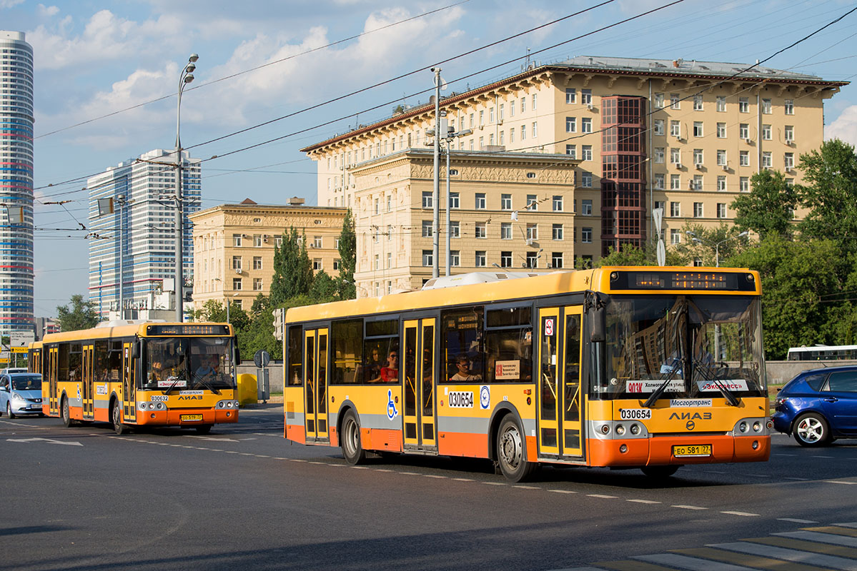 Москва, ЛиАЗ-5292.22 (2-2-2) № 030632; Москва, ЛиАЗ-5292.22 (2-2-2) № 030654