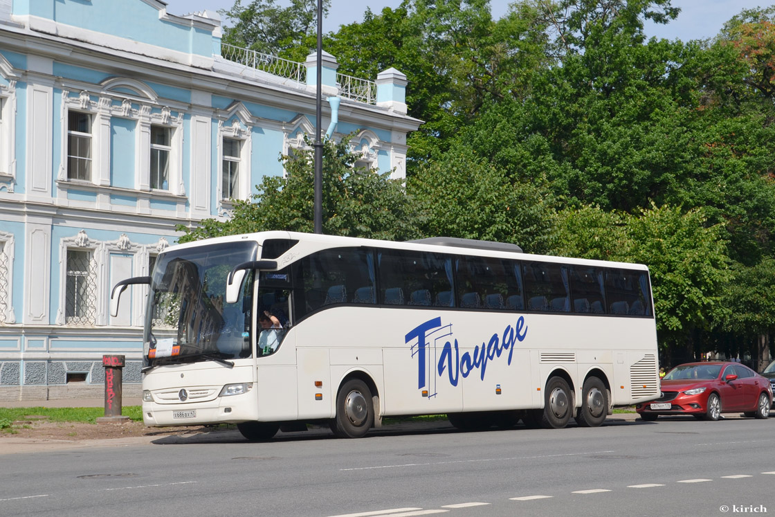 Szentpétervár, Mercedes-Benz Tourismo II M/3 16RHD sz.: Х 686 ВХ 47