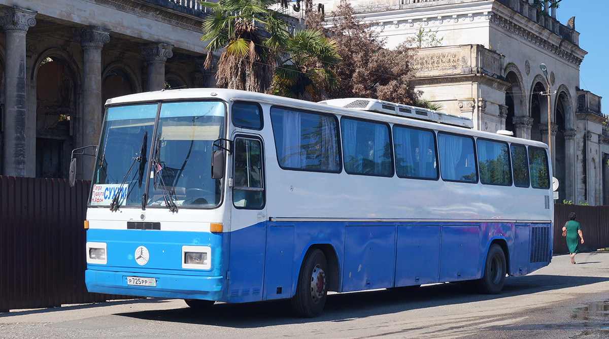 Абхазия, Otomarsan Mercedes-Benz O303 № Р 725 РР