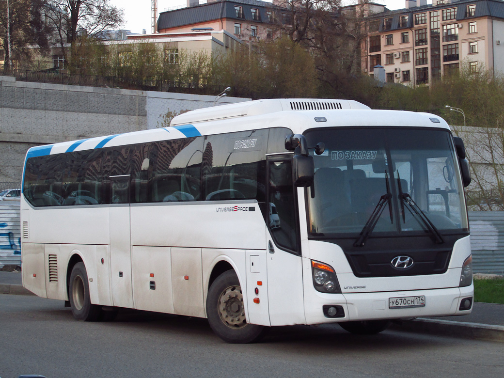 Chelyabinsk region, Hyundai Universe Space Luxury № У 670 СН 174