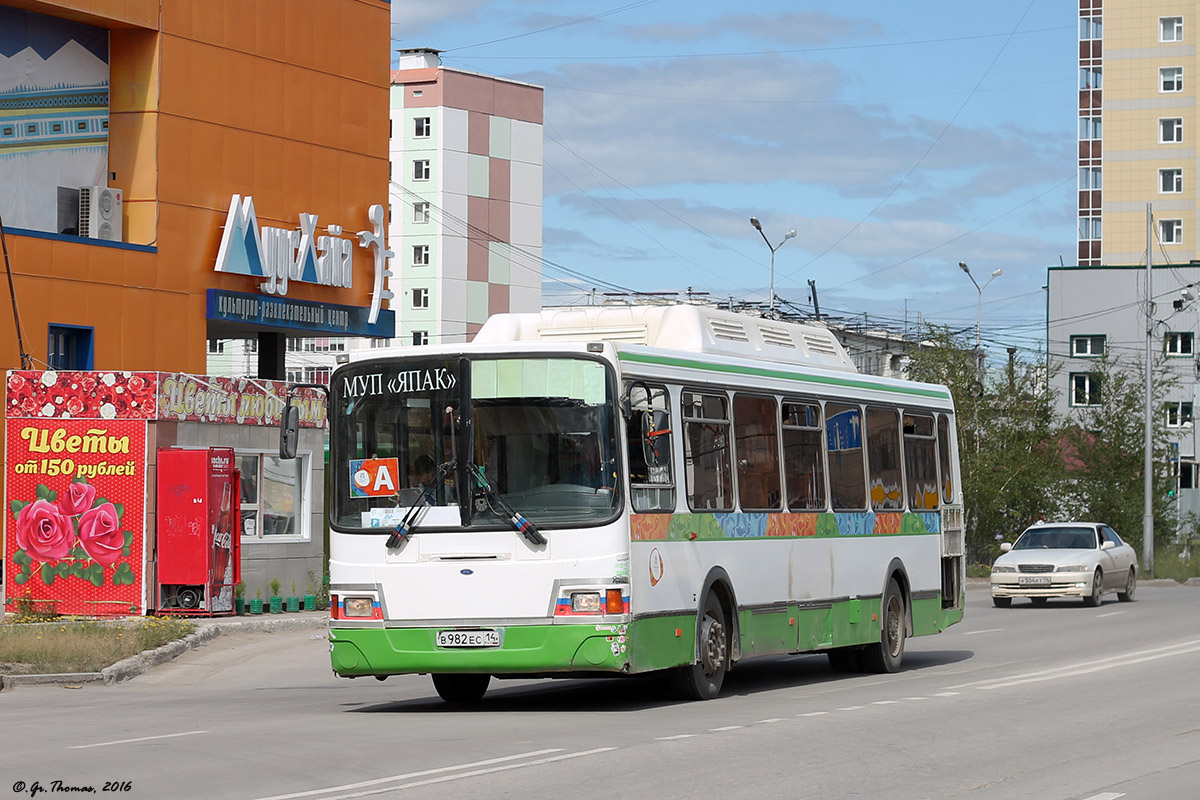 Саха (Якутия), ЛиАЗ-5256.57 № В 982 ЕС 14