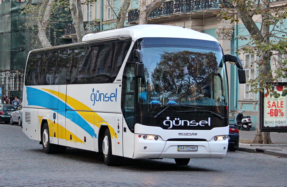 Киев, Neoplan P21 N2216SHD Tourliner SHD № AA 3329 MC