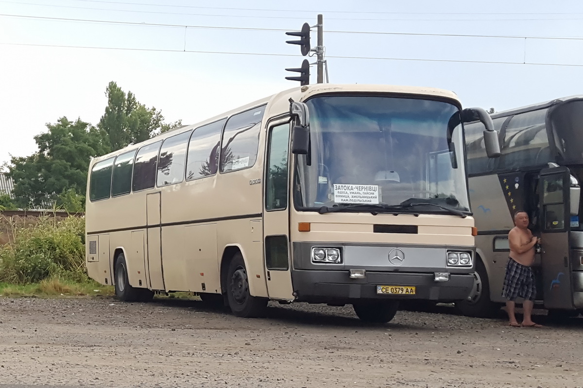 Черновицкая область, Mercedes-Benz O303-15RHD № CE 0379 AA