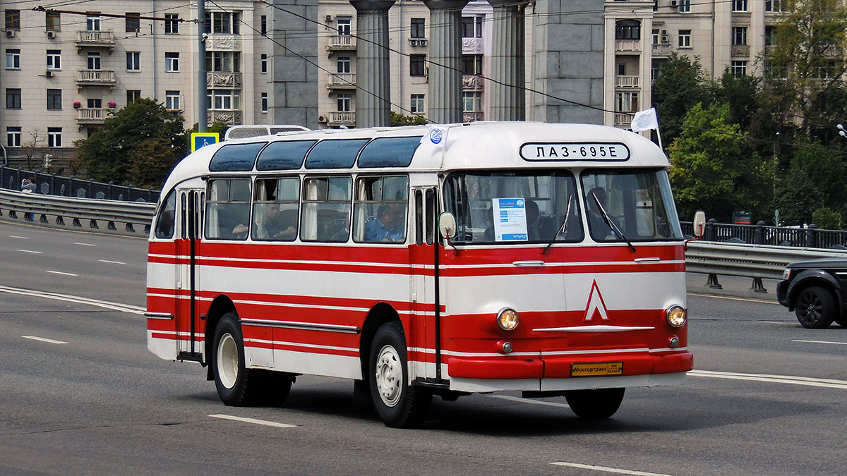 Moscow, LAZ-695E # 006